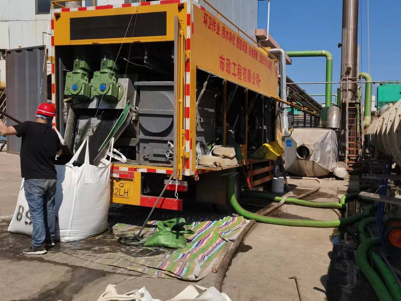 北海街道淤泥压干处理