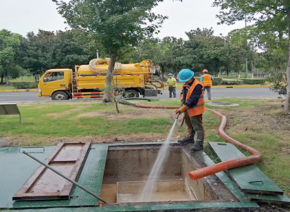 北海街道化油池清理